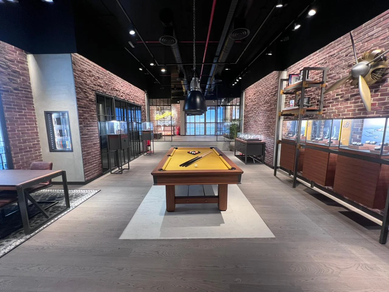 Breitling Boutique — image 1